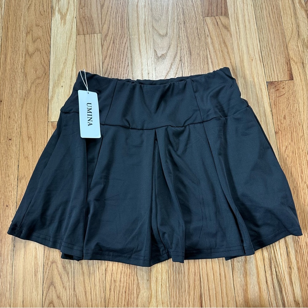 NWT Umina Black Athletic Skirt Sz Medium